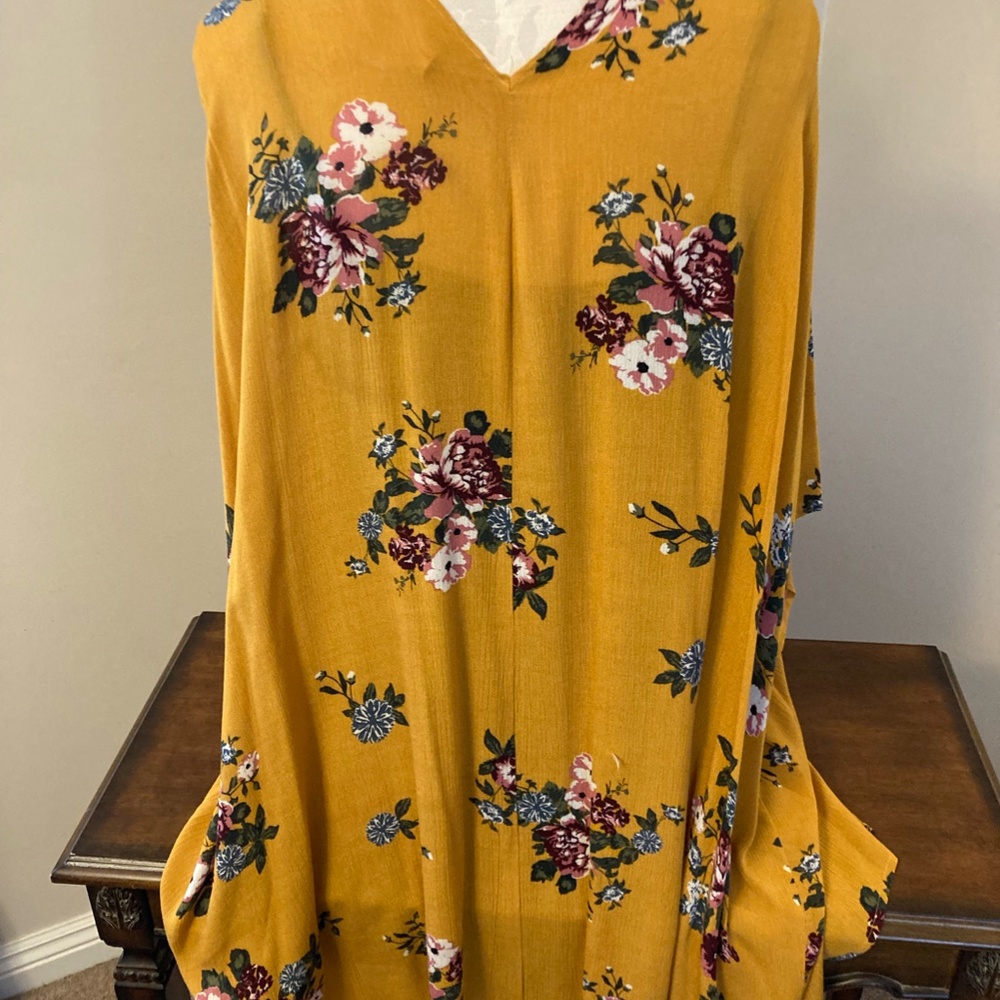 K Jordan gold and floral kimono, size L. - Picture 9 of 10